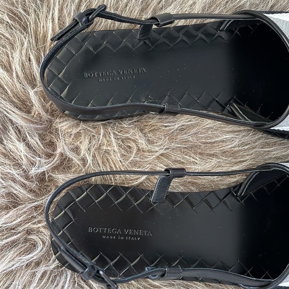Flat Bottega Veneta Sandals - Picture 5 of 14